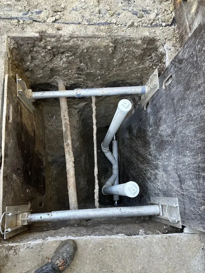 Experienced plumber completing Gas Line Repair work in Leonia